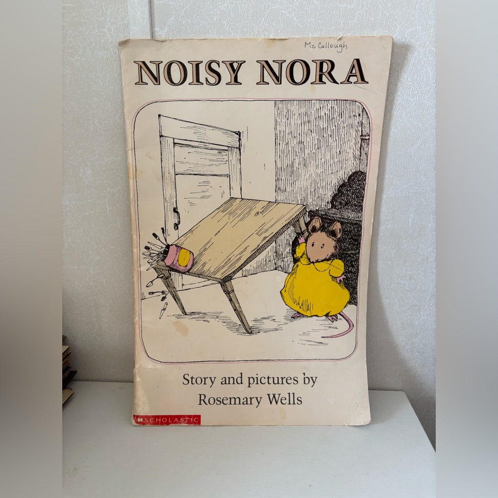 Vintage Noisy Nora Book by Rosemary Wells - Picture 1 of 5